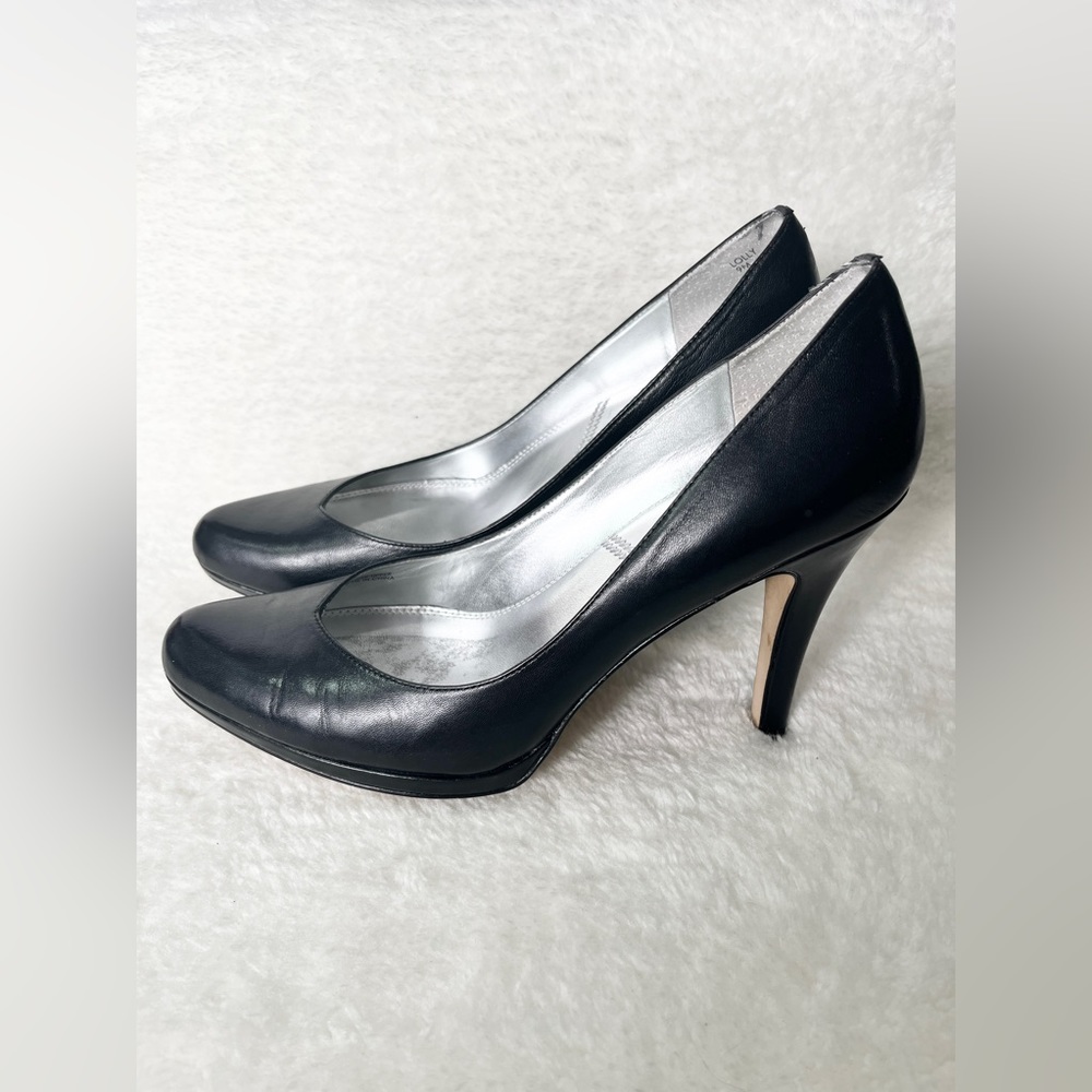 Tahari Black Heels - Picture 3 of 10
